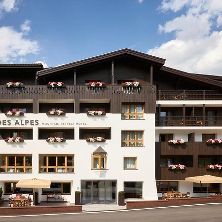 לה וילה Hotel Des Alpes מראה חיצוני תמונה
