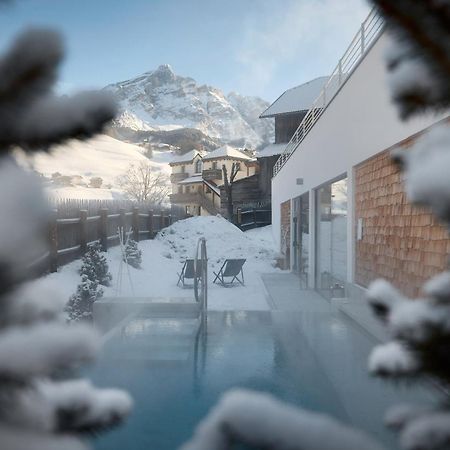 לה וילה Hotel Des Alpes מראה חיצוני תמונה