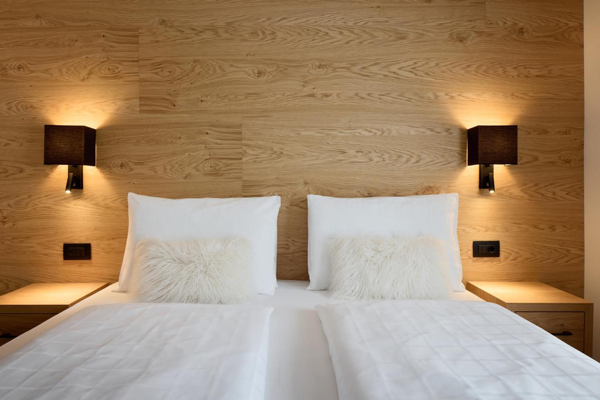 לה וילה Hotel Des Alpes מראה חיצוני תמונה