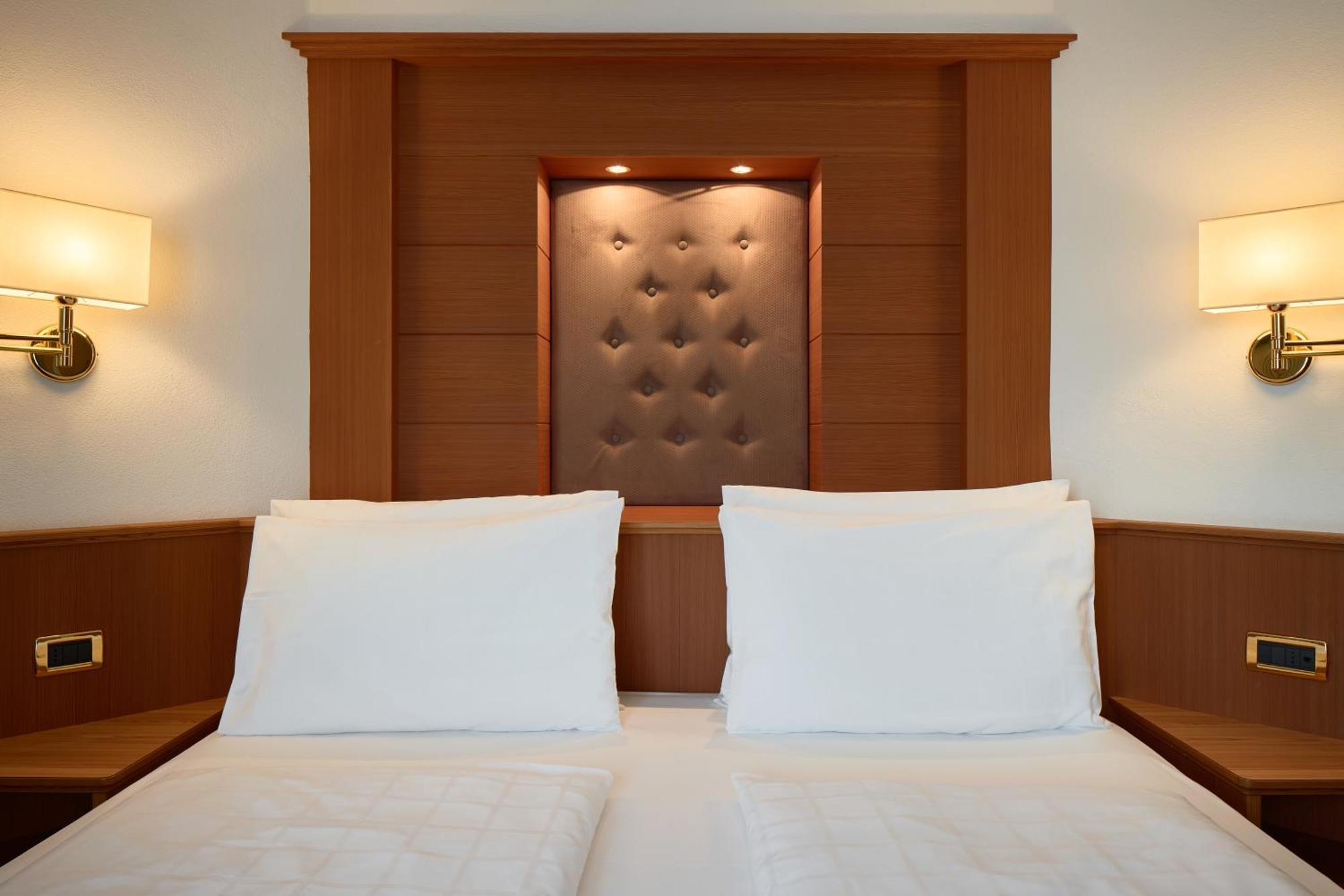 לה וילה Hotel Des Alpes חדר תמונה