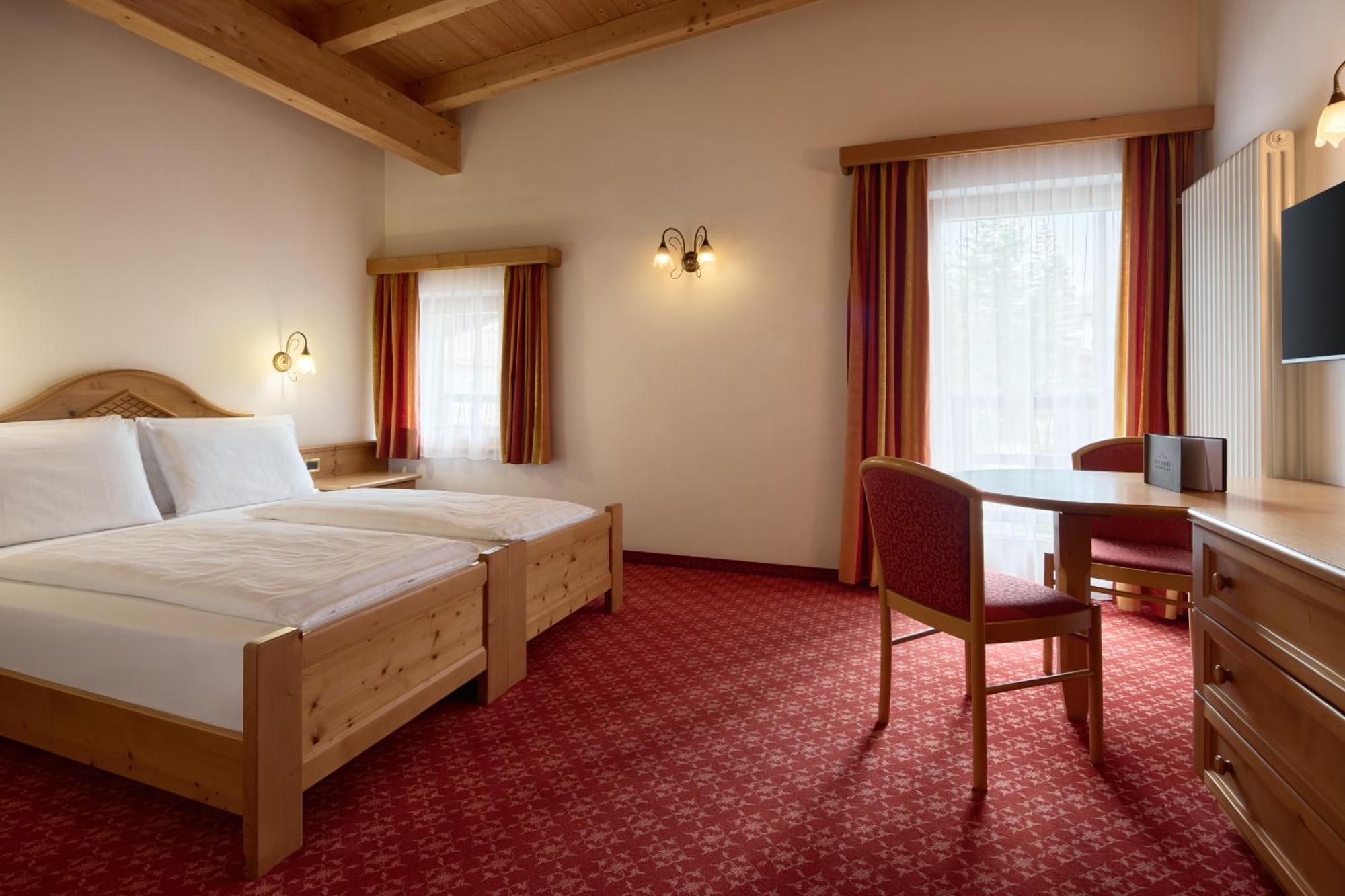 לה וילה Hotel Des Alpes חדר תמונה