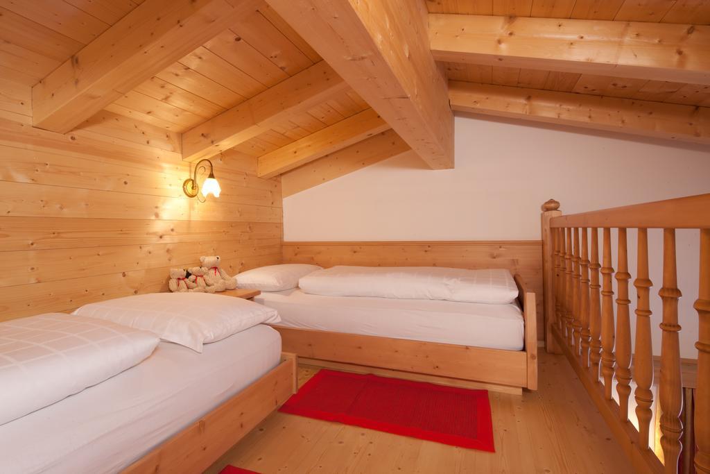 לה וילה Hotel Des Alpes מראה חיצוני תמונה
