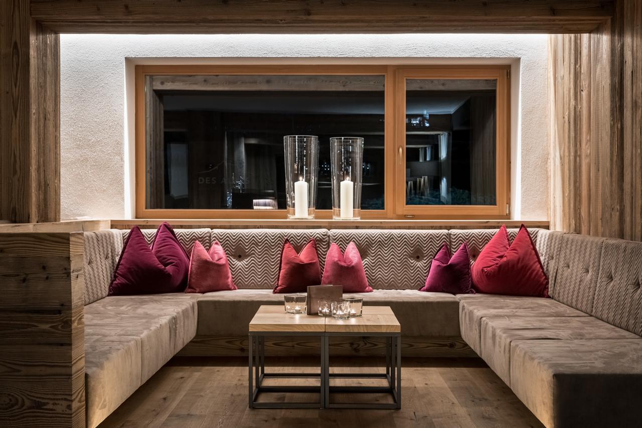 לה וילה Hotel Des Alpes מראה חיצוני תמונה
