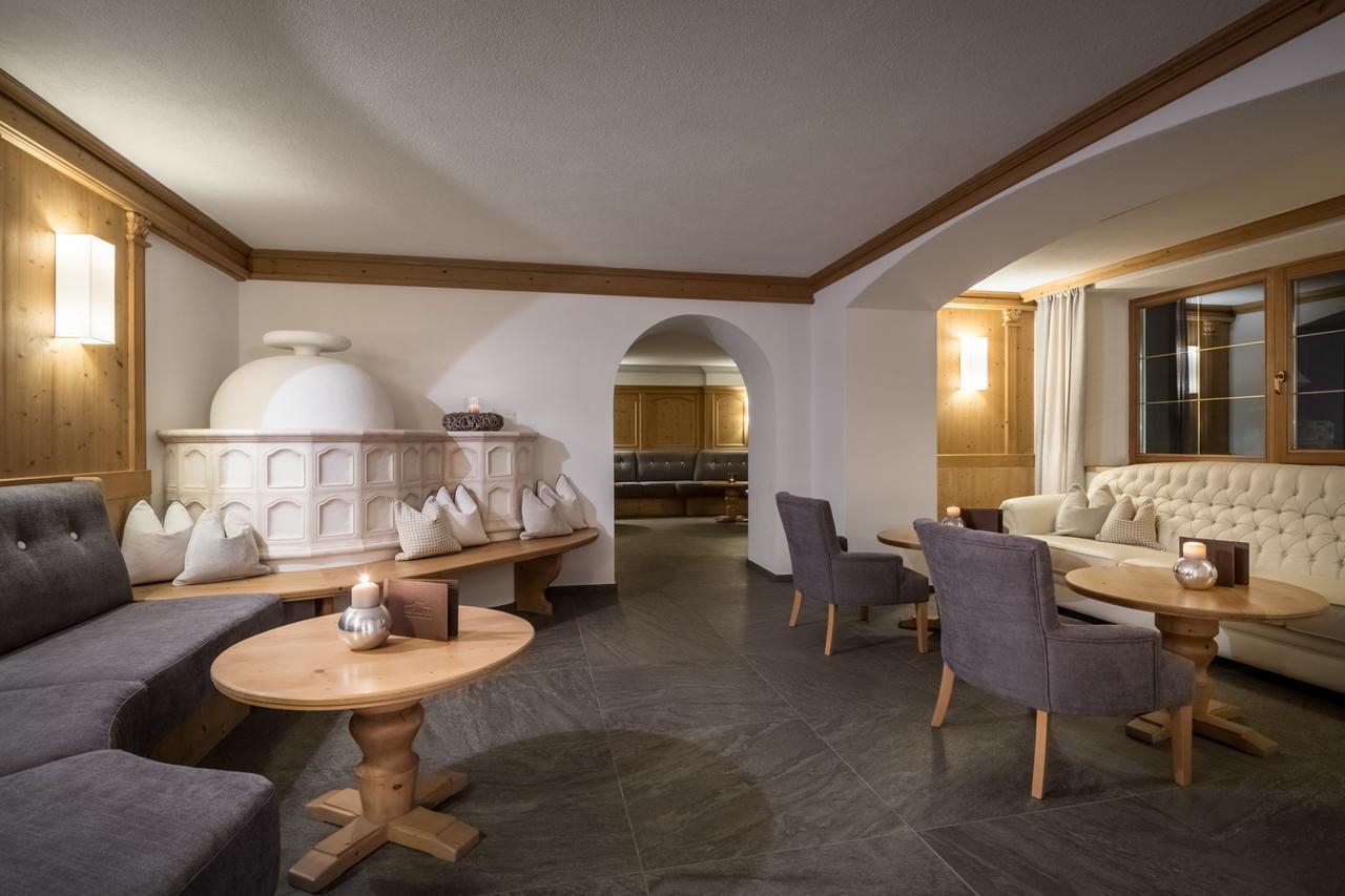 לה וילה Hotel Des Alpes מראה חיצוני תמונה