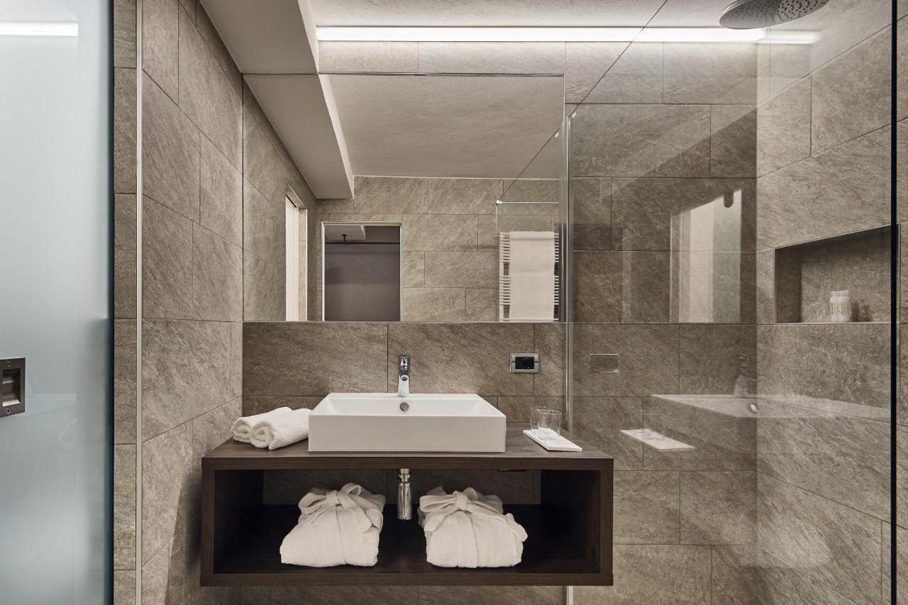 לה וילה Hotel Des Alpes מראה חיצוני תמונה